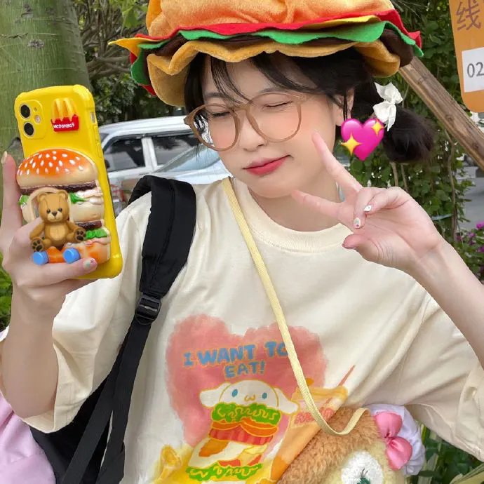 出位俏娇娃